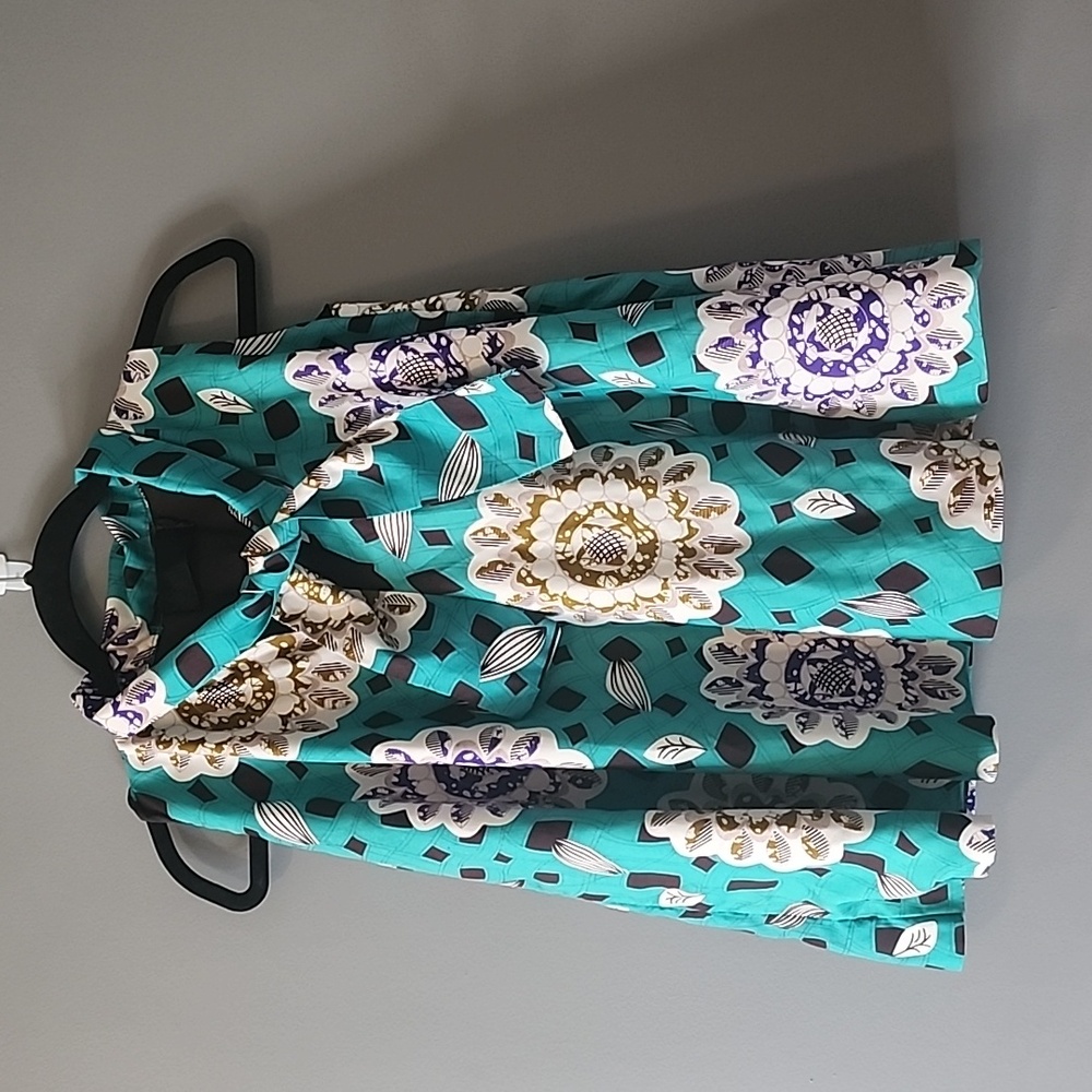 HANDMADE A-LINE SLEEVELESS BLOUSE